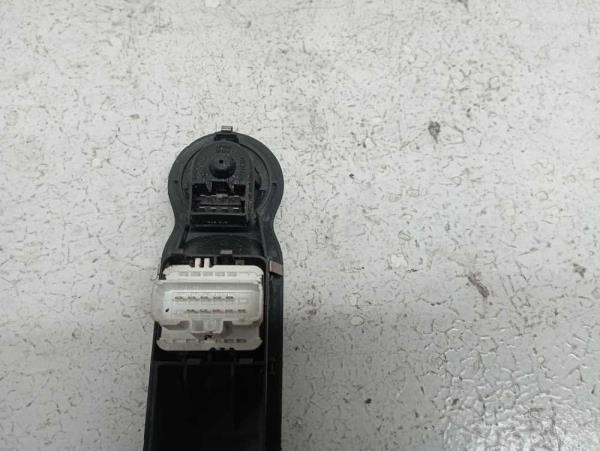 BOUTON LEVE VITRE RENAULT MODUS ( 2VITRES ) - Vue 3